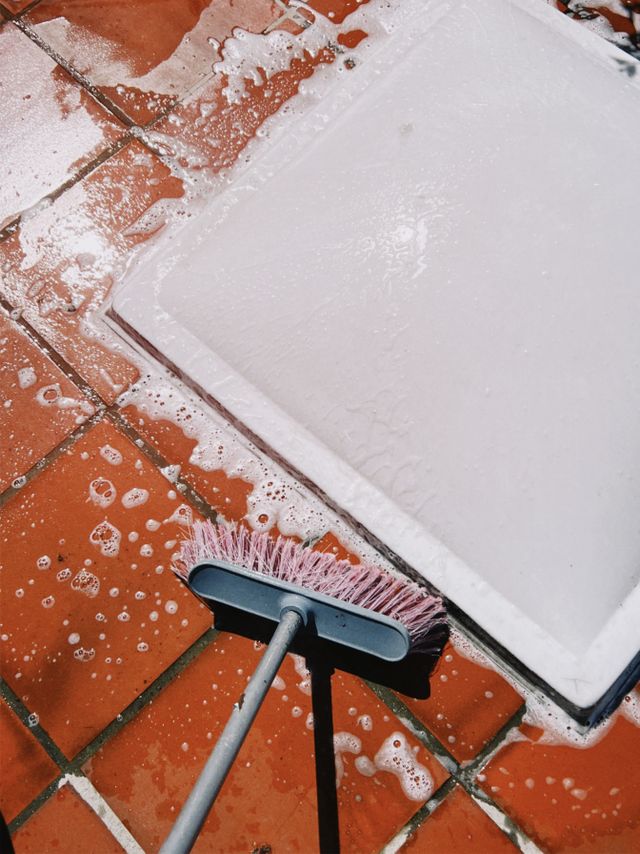 Tile cleaning services